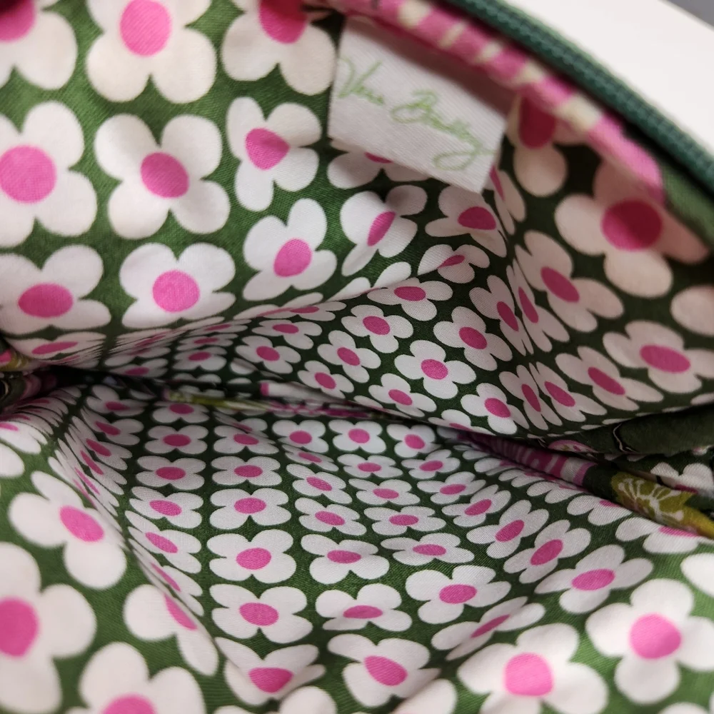 Vera Bradley Small Crossbody Olivia Pink Floral Quilted Cotton Organizer